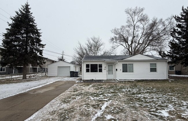 Building Photo - Updated Home in Lewis Central School District