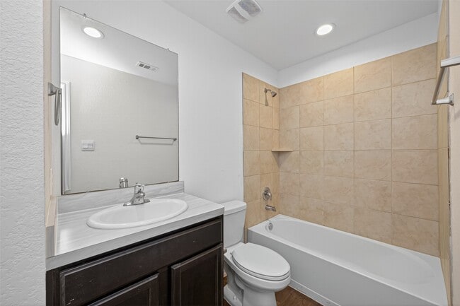 Building Photo - 21170 Alder Oaks Dr