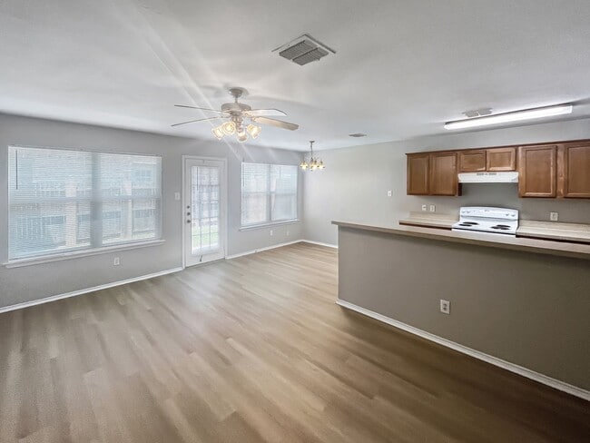 Photo - Welcome Home to Comfort and Convenience