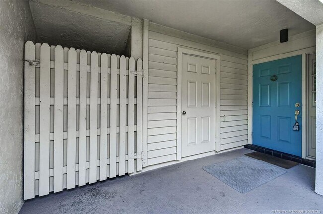 Photo - 5152 SE Club Way Unit 104