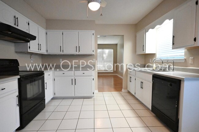 636 Emerald Ln