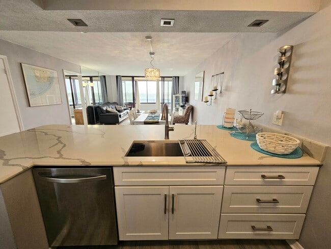 1357 NE Ocean Blvd Unit 411