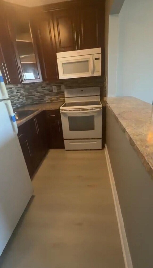 Photo - 365 NE 125th St Unit 305