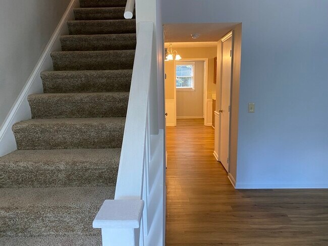 Photo - 4036-103 Greenleaf