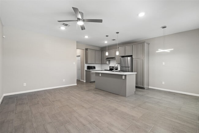 Photo - 142 Calloway St