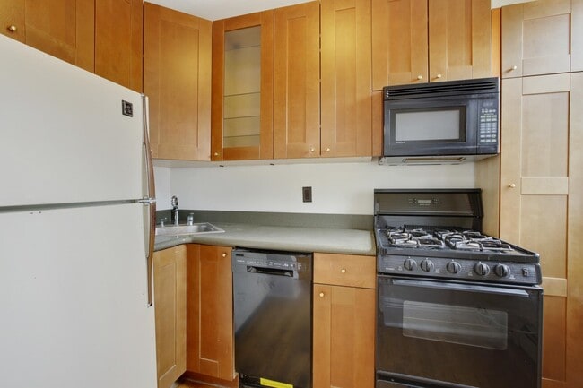 Photo - 237 Grove St Unit 3