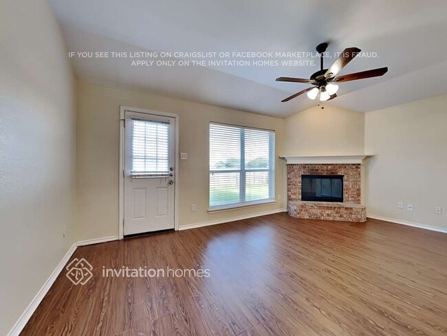 Photo - 950 Heather St
