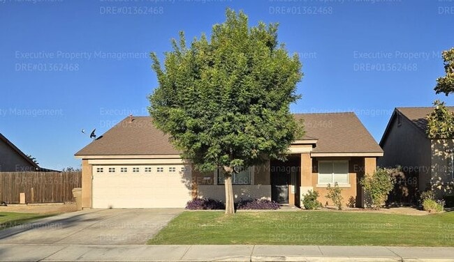 Building Photo - 4 bedroom/ 2 bathroom located in the South... Rental