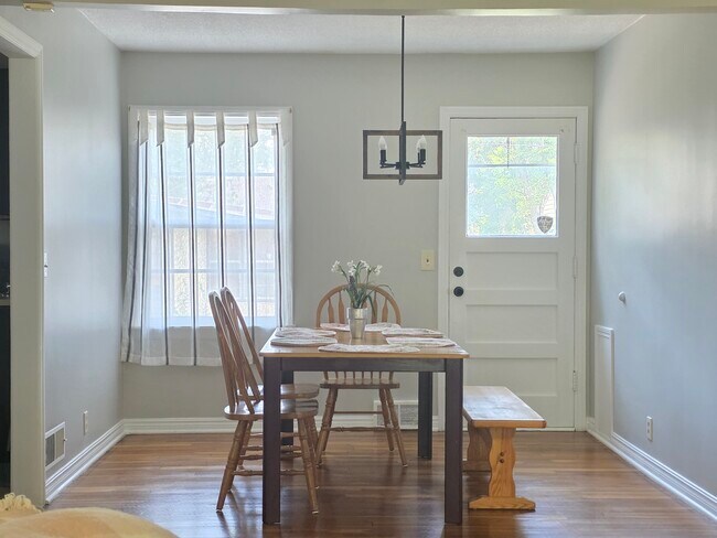 Photo - 2350 S Erie St