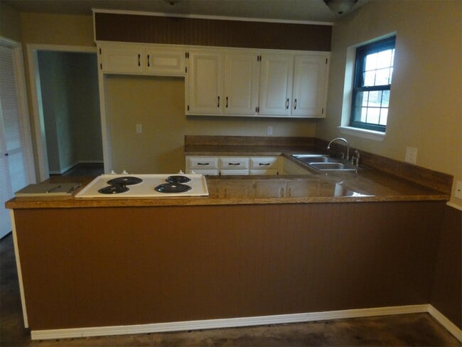 Photo - 1217 Guinn Ln