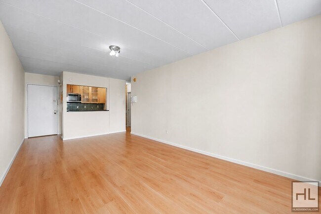 Photo - 30 ROAD AND CRESCENT Unit 5E