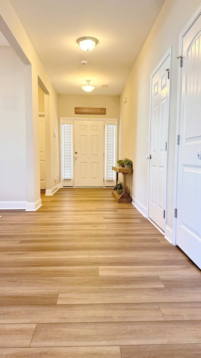 Photo - 1910 Pennypacker Ln