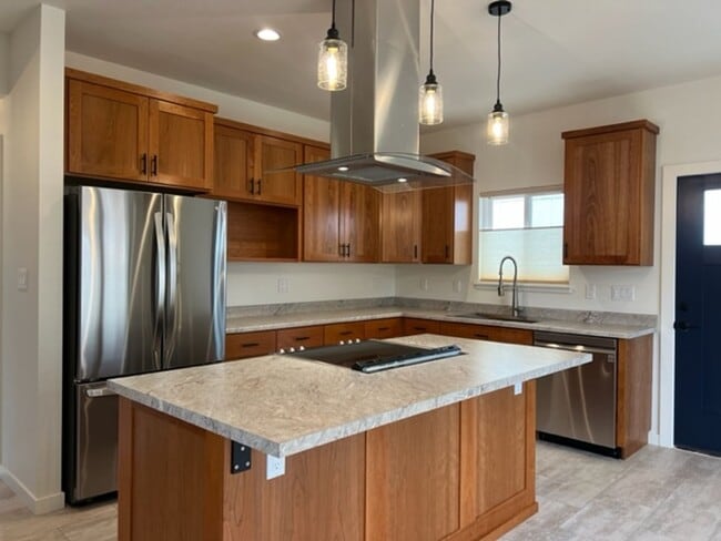 Photo - NEWER 3/2 Construction in Eureka! Beautifu...