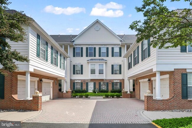 Photo - 25340 Lake Mist Square Unit 103