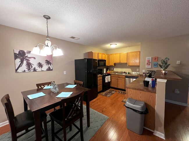 Photo - Short Term Rental Now Available!! Unidad 202