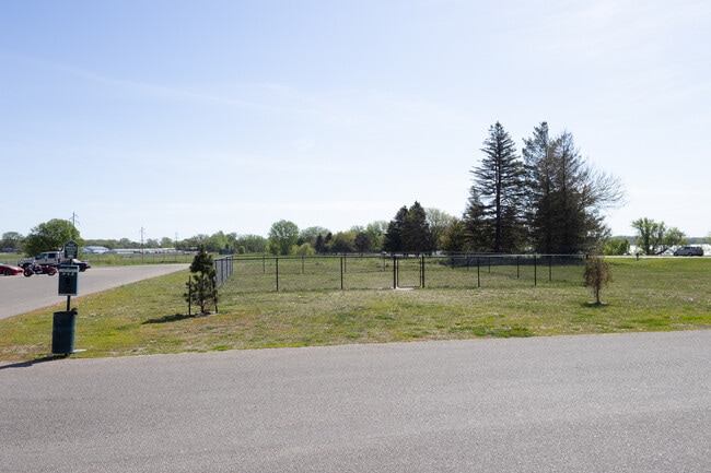 Photo - Lakeview Apartments