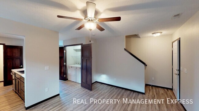 Photo - 3 Bedroom 1.5 Bathroom Townhome w/ Double Stall Attached Garage on the West side of Sioux Falls