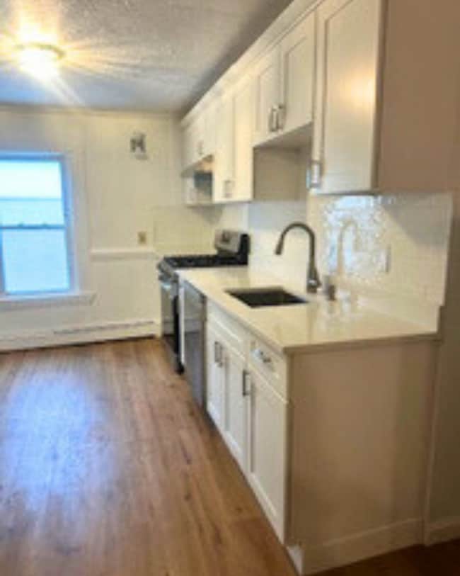 Building Photo - 66 Elm St Unit 2