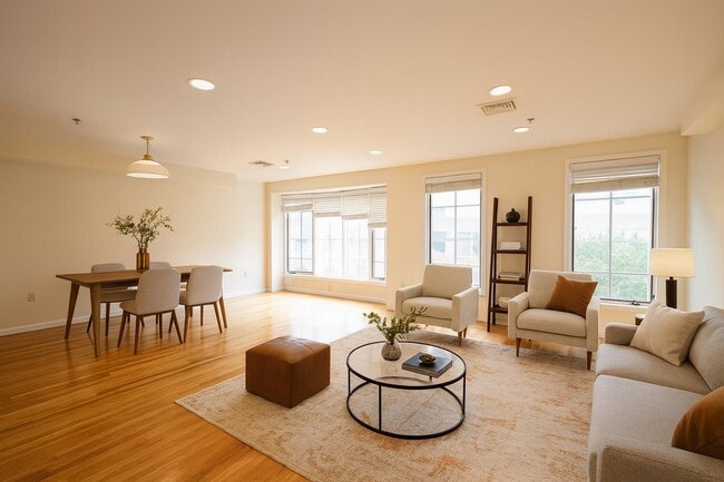 Building Photo - 523 Madison St Unit 4