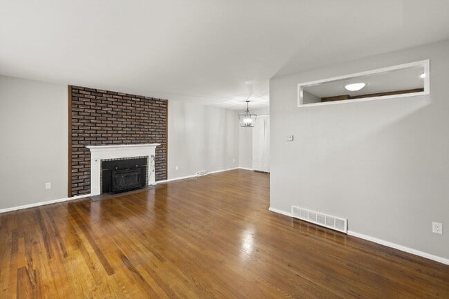 Photo - 2022 Northglen Dr