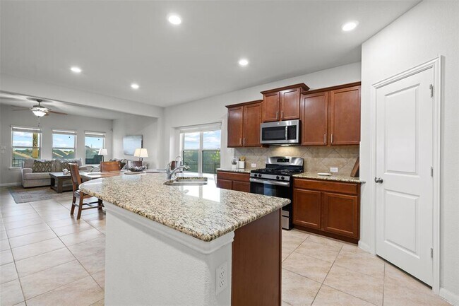 Photo - 489 Shale Cir