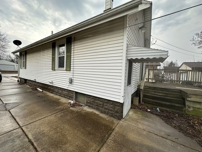 Photo - 404 E Bird-Charming single family home for rent in Vandercook Lake