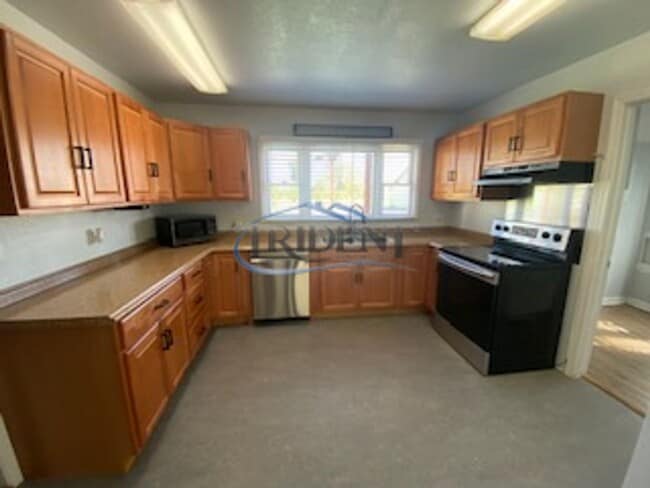 Photo - Country Home with Shop