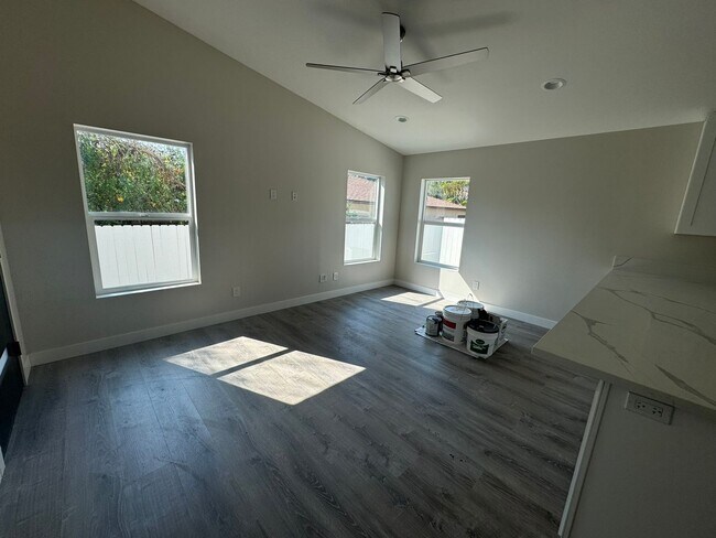 Photo - 7041-7045 Saranac St Unit 7045