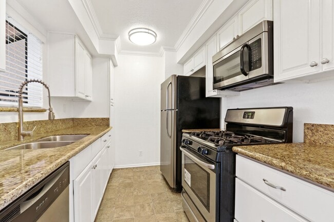 Photo - 10604 Wilkins Ave Unidad 101