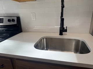 Photo - 212 Laveer St