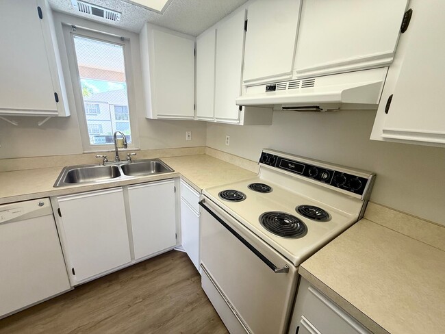 Photo - 19505 Quesada Ave