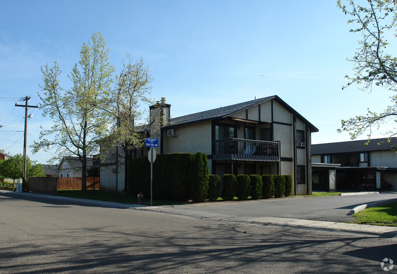 Georgia Place - Georgia Place Apartments
