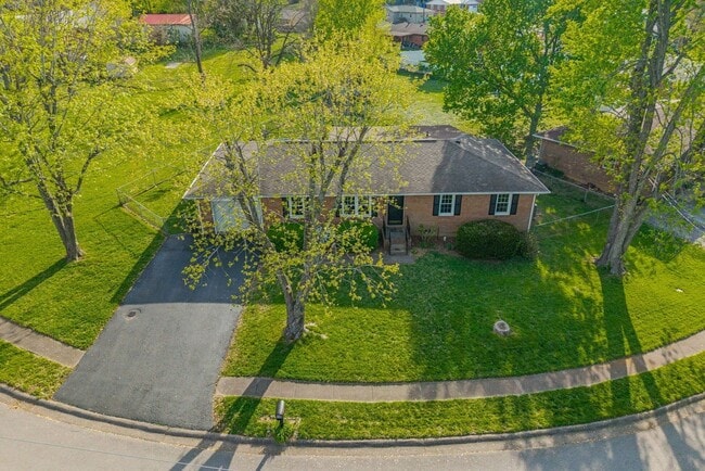 Building Photo - 3611 Bahama Dr