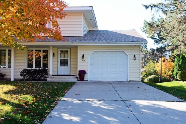 Photo - Avail 06/01! 2 Bed 1.5 Bath Duplex Minutes...