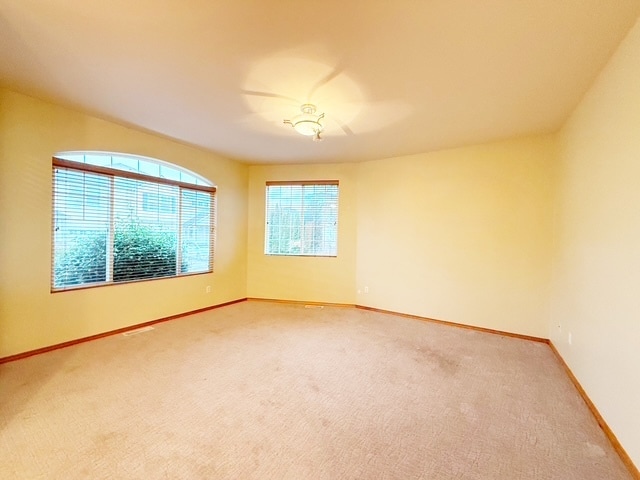 Photo - 736 Glenmore Loop