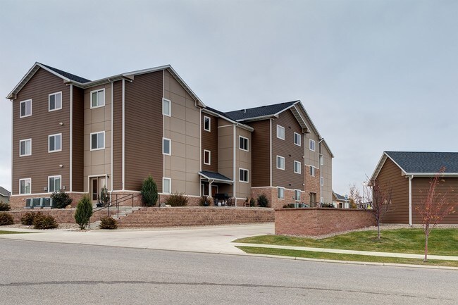 Sterling Crane Apartments - Sterling Crane Apartments