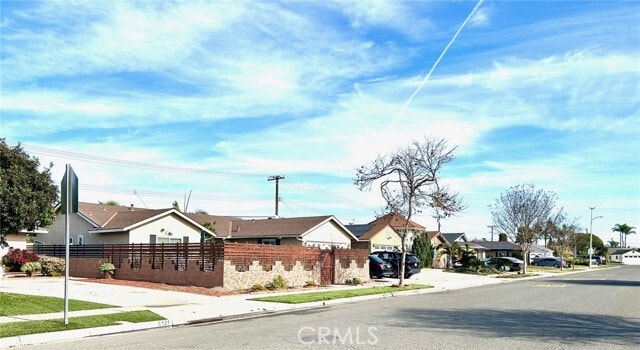 Building Photo - 6131 Glenwood Dr