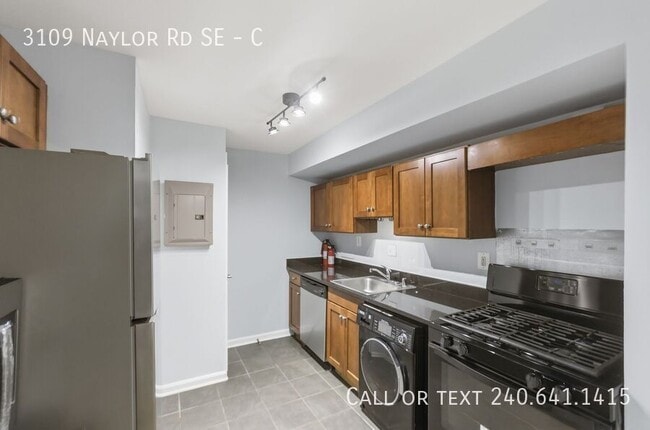 3109 Naylor Rd SE