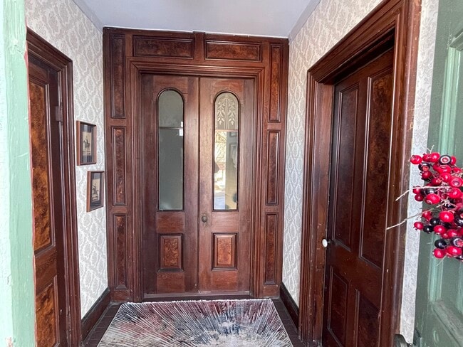 Building Photo - 156 S Broad St Unit A