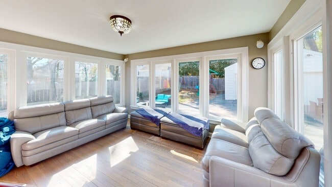 Photo - Gorgeous 4-Bed 2-Bath in Beaver Hills