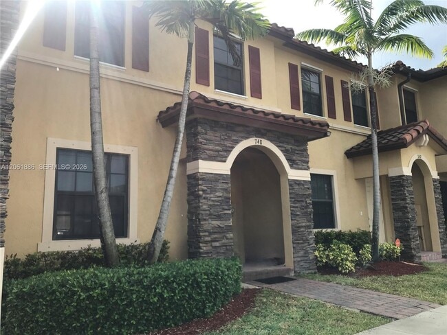 Photo - 748 SE 32nd Ave