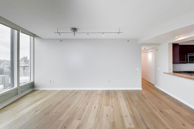 Photo - Luxury High-Rise Living | Stunning Bay Bridge Views from the 31st Floor