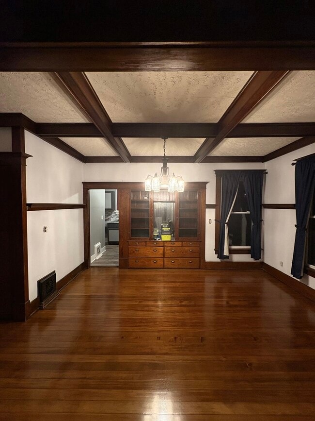 Building Photo - 705 State St