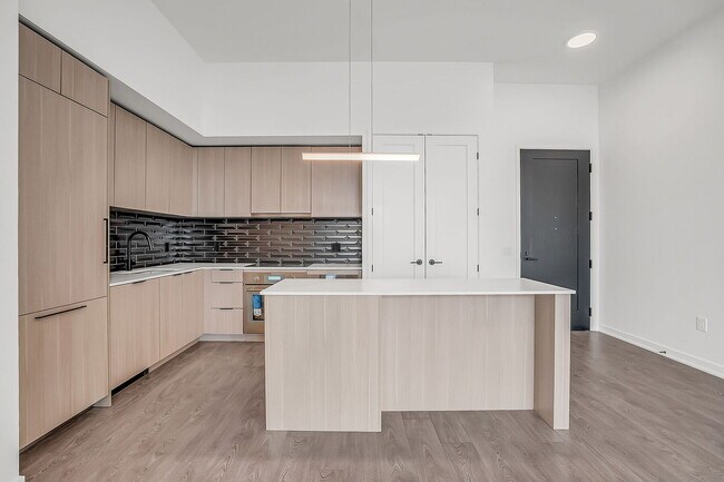 Photo - 88 Bathurst St