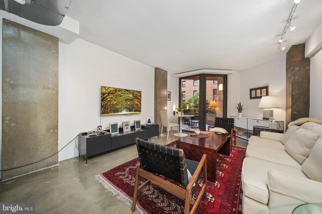 Photo - 616 E Street NW Unit 256 Unidad 256
