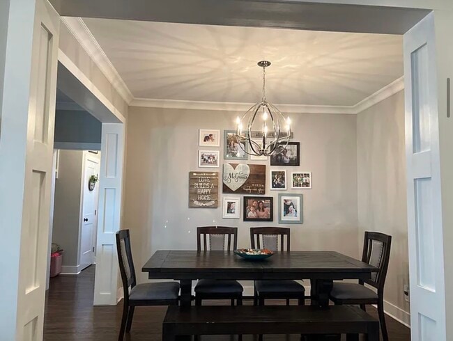 Photo - 2020 Rosemary Ln
