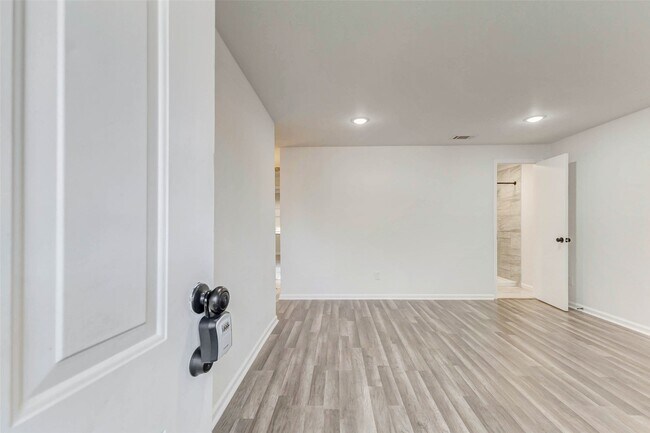 Photo - 3715 Heatherbloom Dr