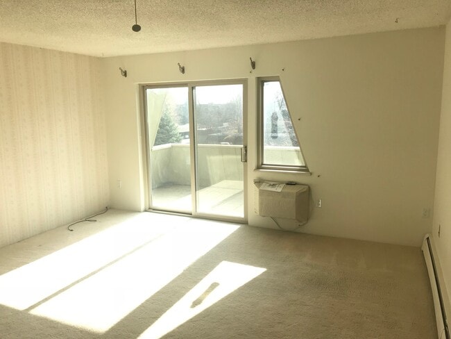 Photo - Top Floor South Facing One Bedroom Condo In North Boulder!  Perfect Location!