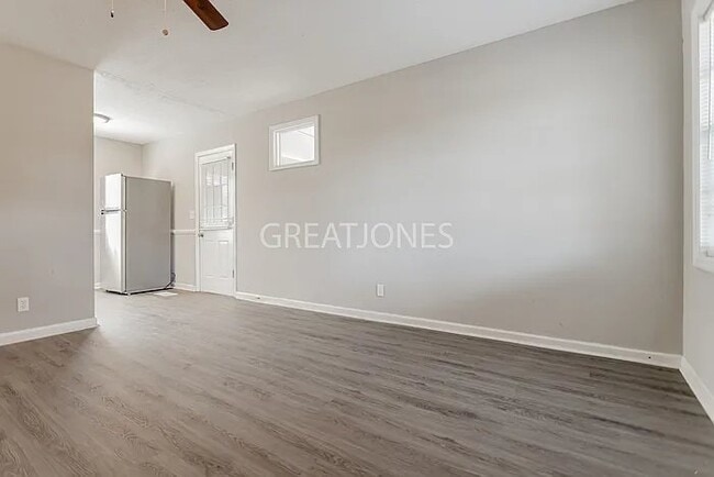 Photo - 4718 Marino St