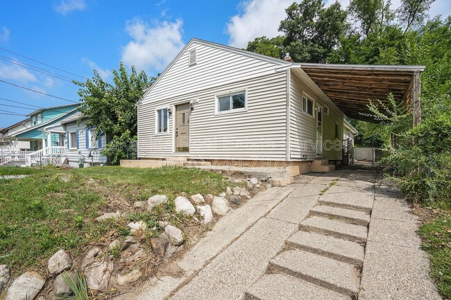 Photo - 531 Delaware St SE